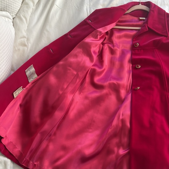 VINTAGE Raspberry Velvet Coat - Picture 6 of 12